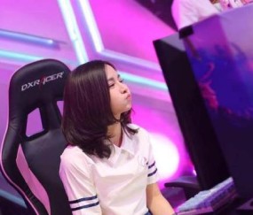  电竞主播人气爆棚带动粉丝经济