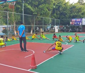  篮球训练营火热开营，专业指导助力成长