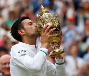  德约科维奇直落三盘横扫对手强势夺冠