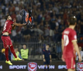  欧洲杯预选赛激战，死亡小组竞争惨烈  