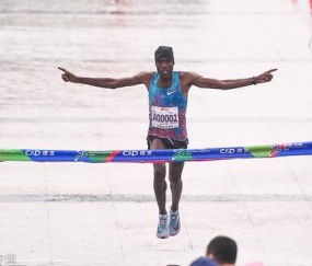  弗格尼尼马拉松大战制胜，德尔雷海滩站称雄