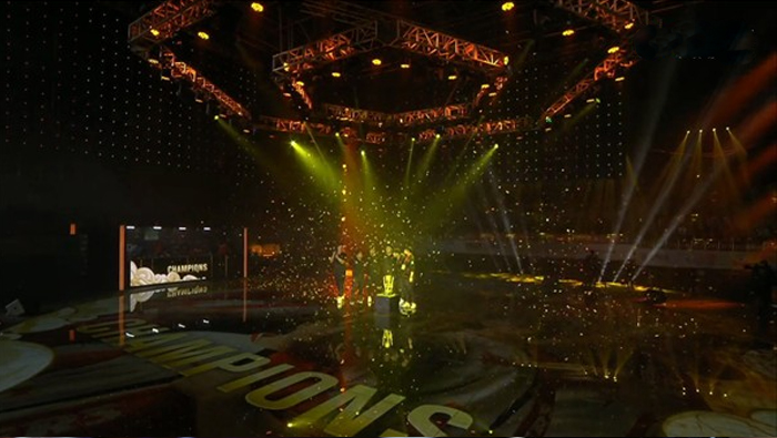  跨年大战火星撞地球引爆观众席