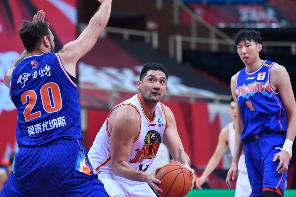  天津先行者外线发威，三分雨浇灭吉林队