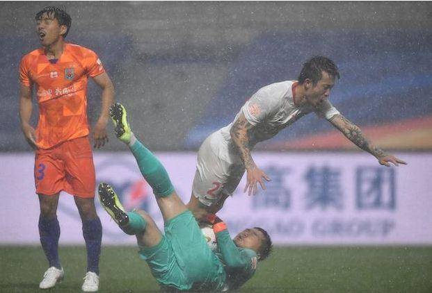  三分雨倾盆而下，外线火力全开碾压对手