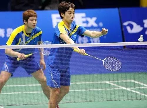  贝雷蒂尼发球上网，鹿特丹站打破冠军荒